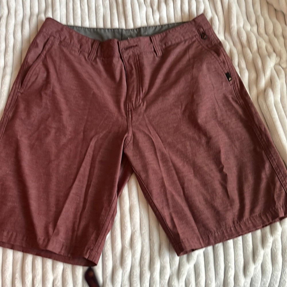 Men size 34 burgundy quicksilver shorts